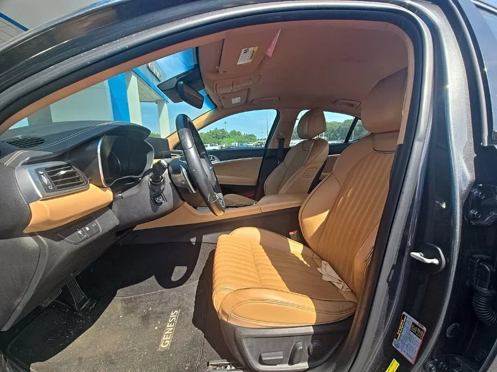 Used 2022 Himalayan Gray Genesis 3.3T image 2