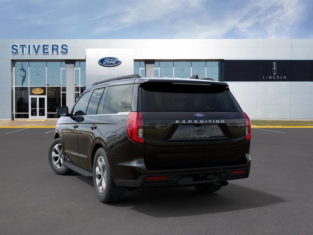 New 2027 Black Ford Active image 4