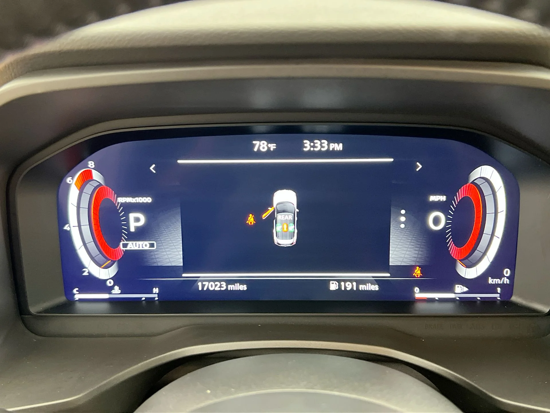 Used 2023 White Nissan Platinum image 3