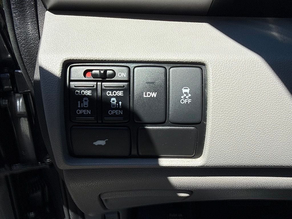 Used 2016 Modern Steel Metallic Honda EX-L image 18