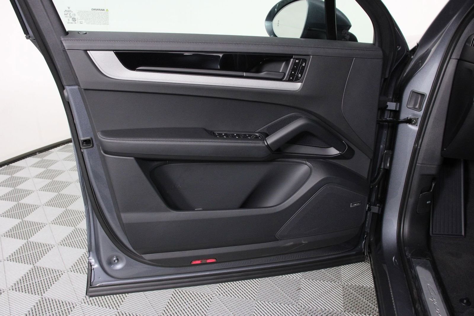 New 2026 Vanadium Grey Metallic Porsche S image 21
