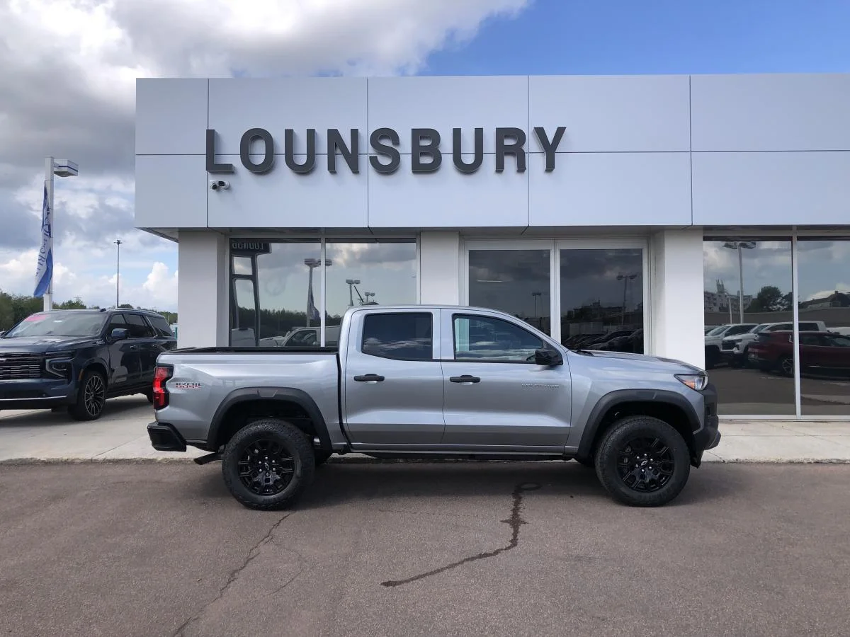New 2026 Grey Chevrolet 4wd Crew Cab Trail image 2