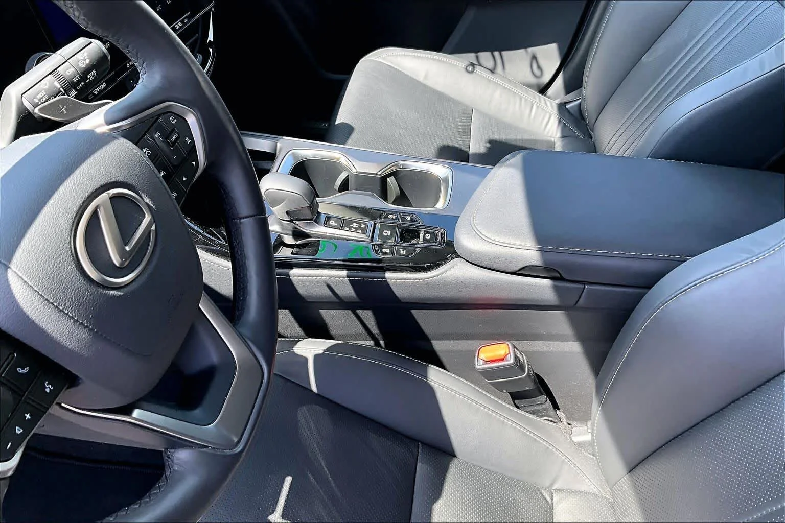 Used 2024 Atomic Silver Lexus  image 16