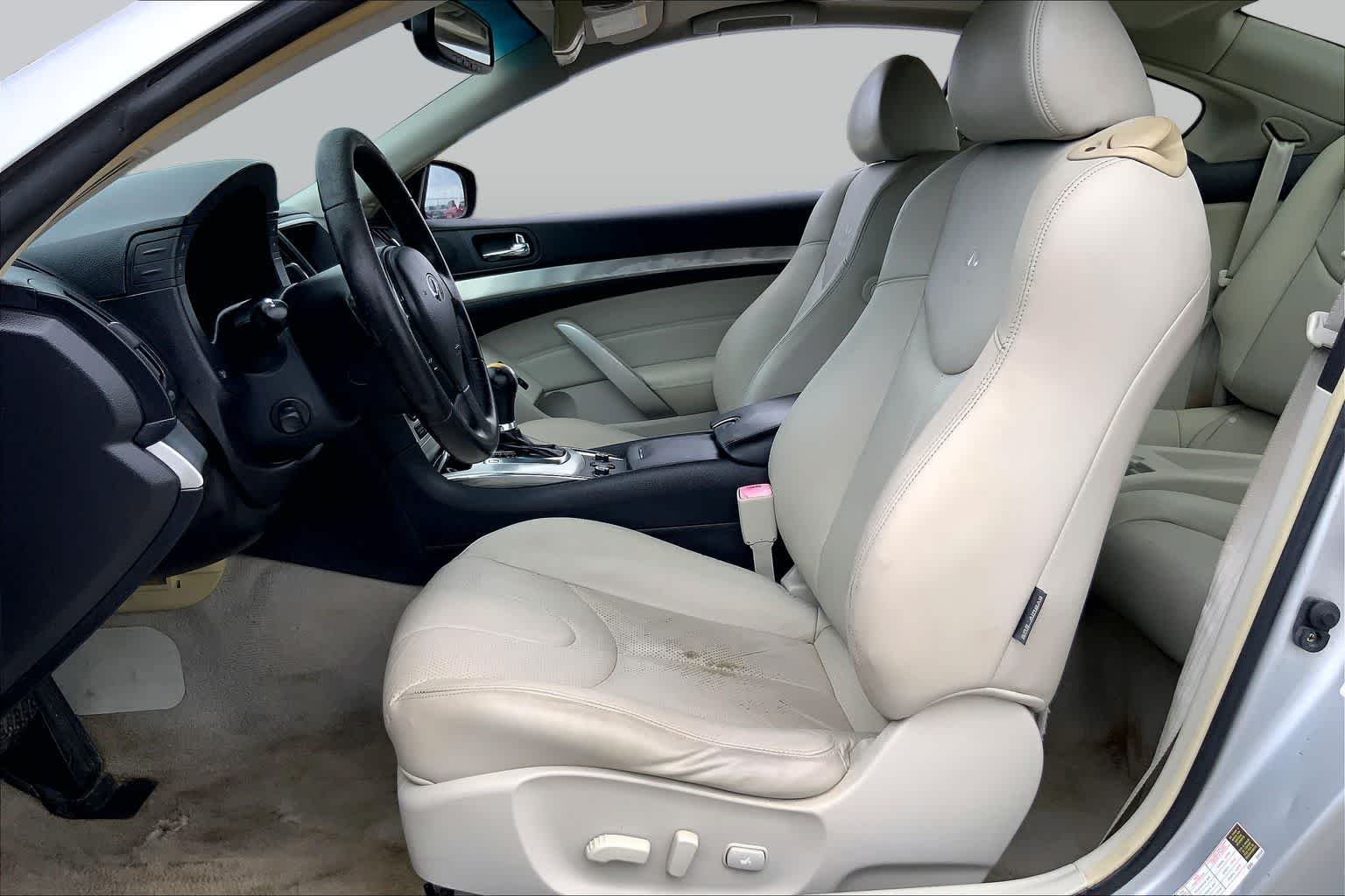 Used 2014 Liquid Platinum INFINITI  image 8