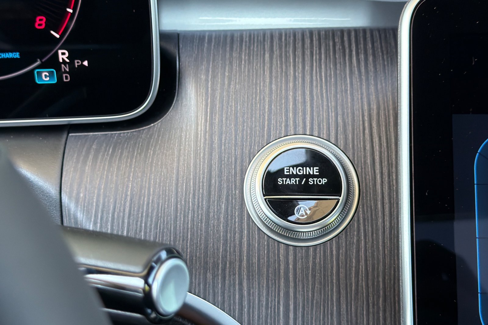 New 2026 MANUFAKTUR Alpine Grey Mercedes-Benz C 300 image 21