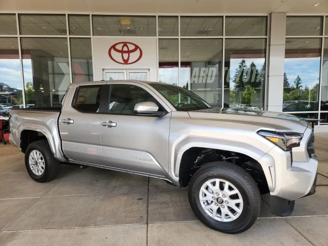 2025 Toyota Tacoma SR5 - Photo 18