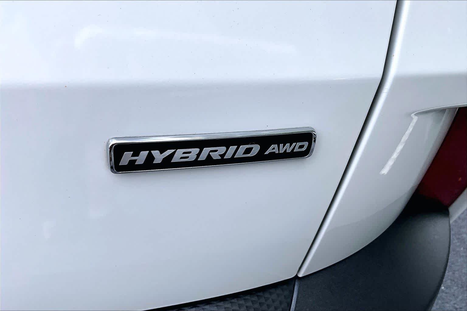 Used 2020 Star White Metallic Tri-Coat Ford Titanium Hybrid image 10