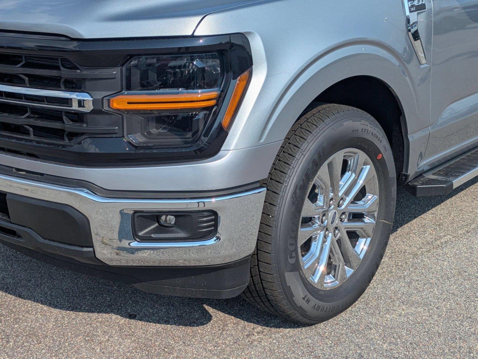New 2026 Iconic Silver Metallic Ford XLT image 9