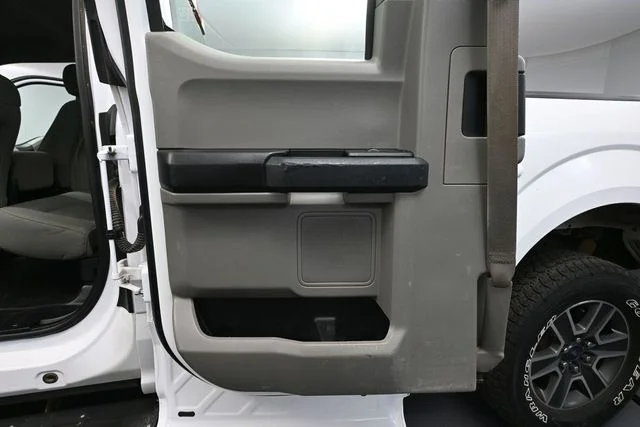 Used 2016 White Ford XL image 24