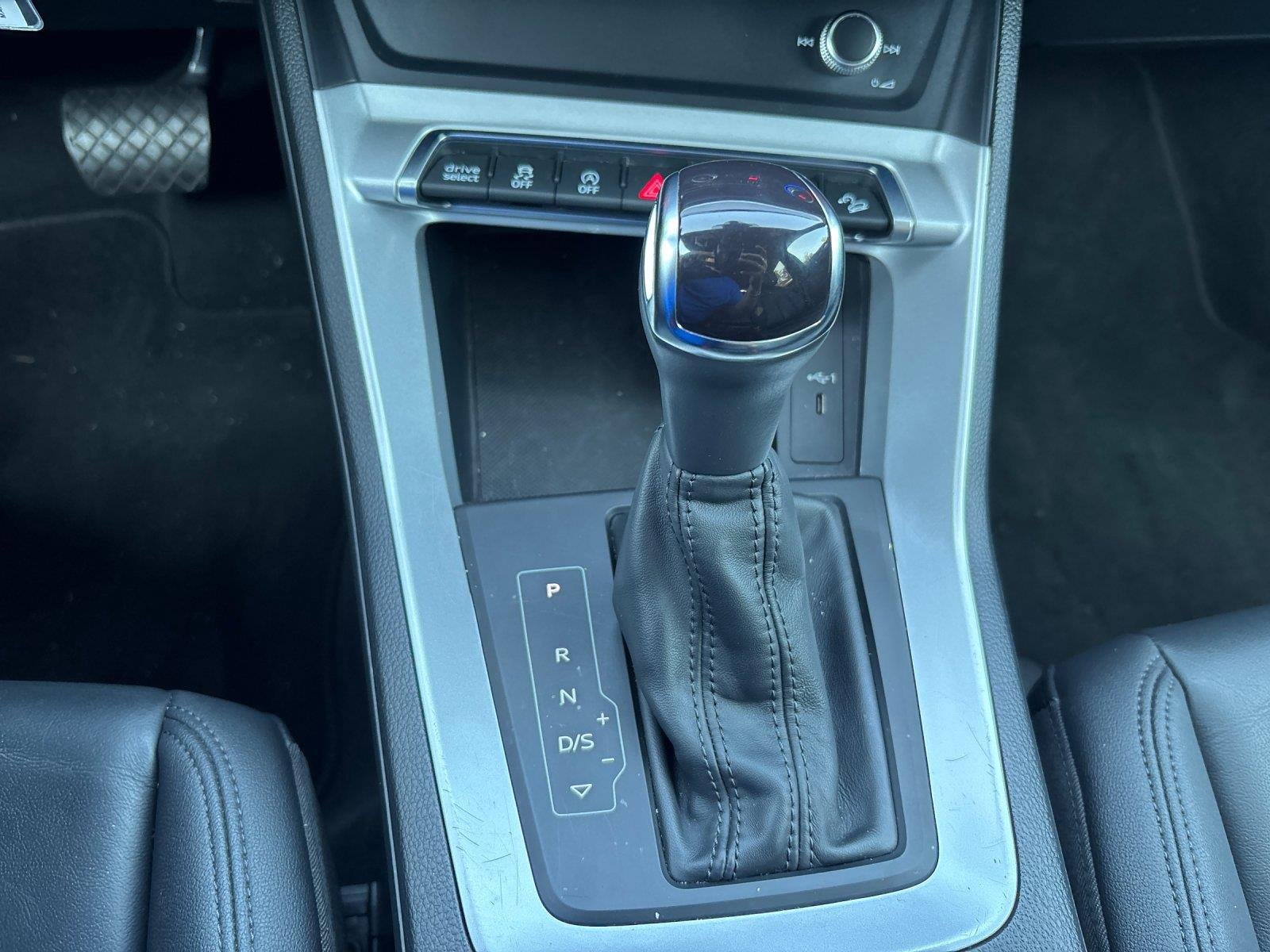 Used 2025  Audi S line Premium image 27