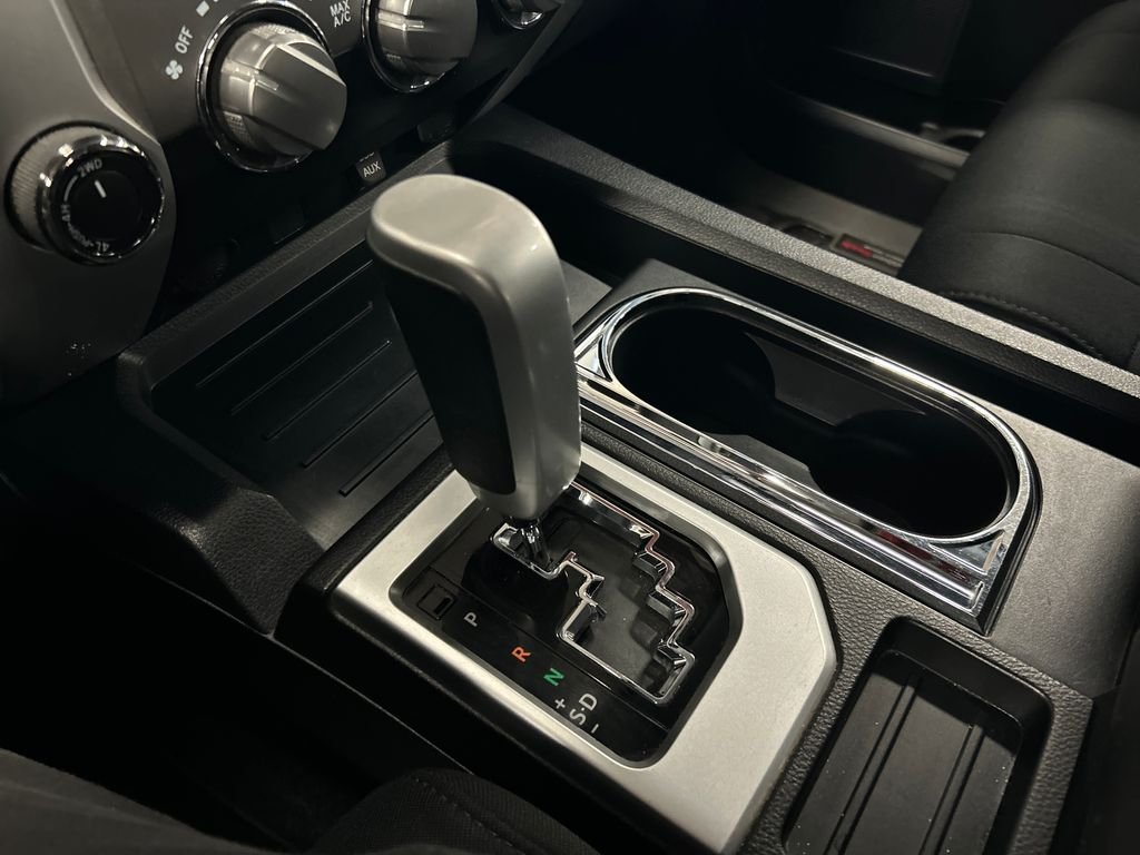 Used 2018 Blue Toyota SR5 image 25