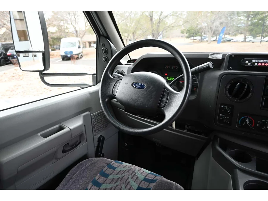 2016 Ford E-Series Cutaway Base - Photo 31