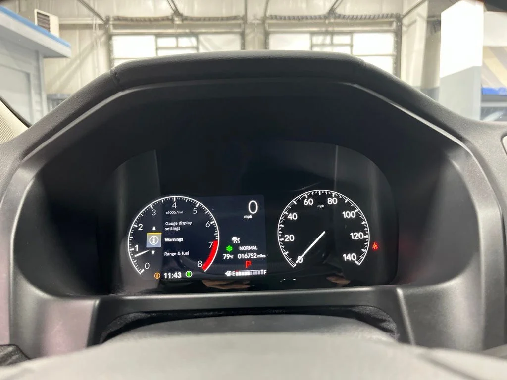 2025 Honda Odyssey Touring - Photo 17