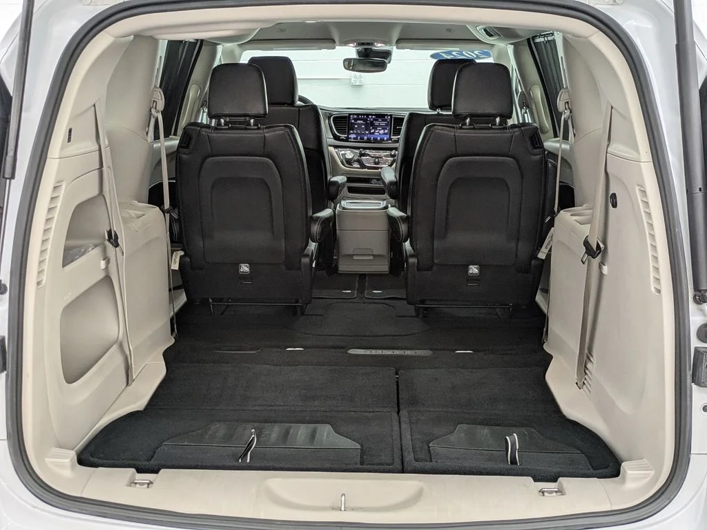 Used 2024 White Chrysler Touring L image 14