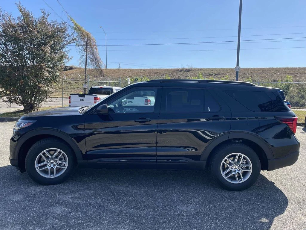 New 2026 Black Ford Active image 6