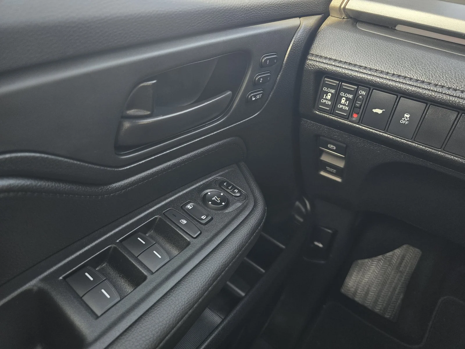 2025 Honda Odyssey Sport L - Photo 48