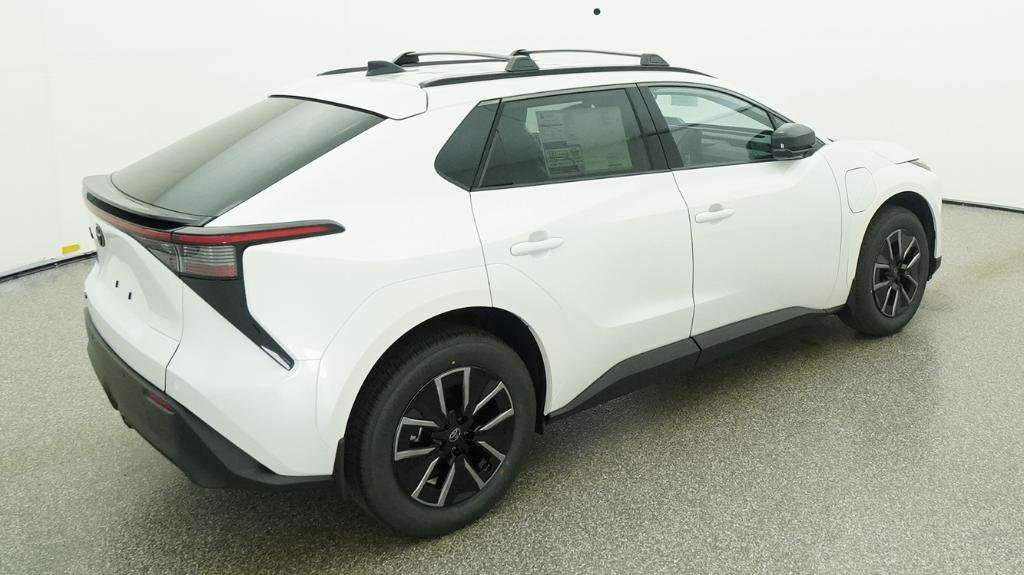 New 2026 Wind Chill Pearl Toyota XLE image 57