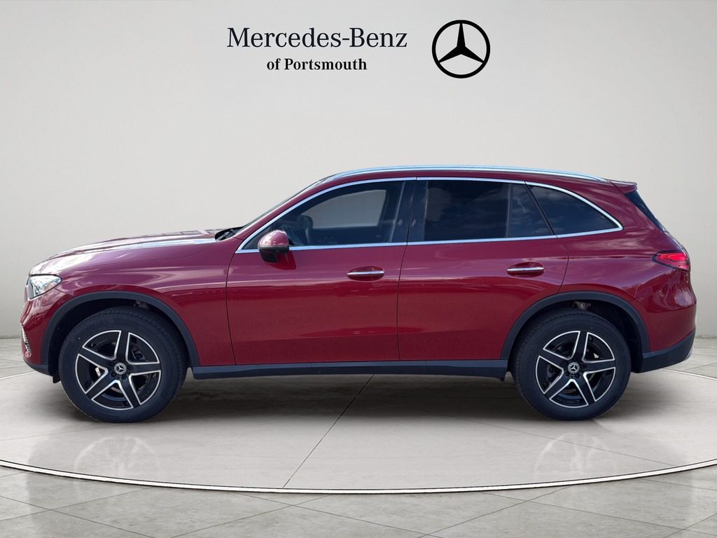 Used 2026 Red Mercedes-Benz GLC 300 image 2