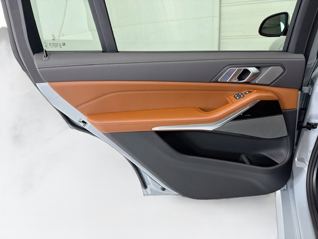 New 2027 Gray Metallic BMW xDrive40i image 26