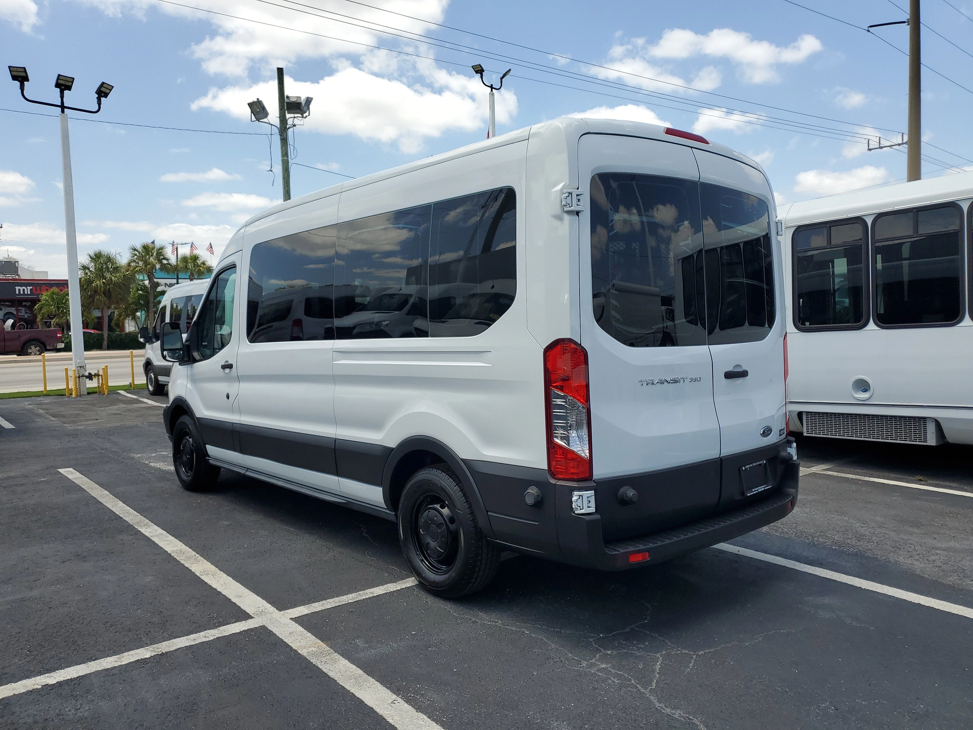 2015 Ford Transit XLT - Photo 7