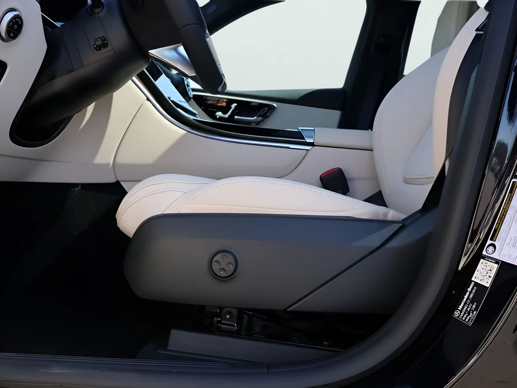 New 2026 Obsidian Black Metallic Mercedes-Benz GLC 300 image 39