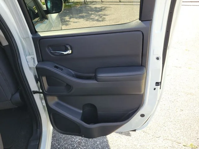 Used 2025 White Nissan SV image 29