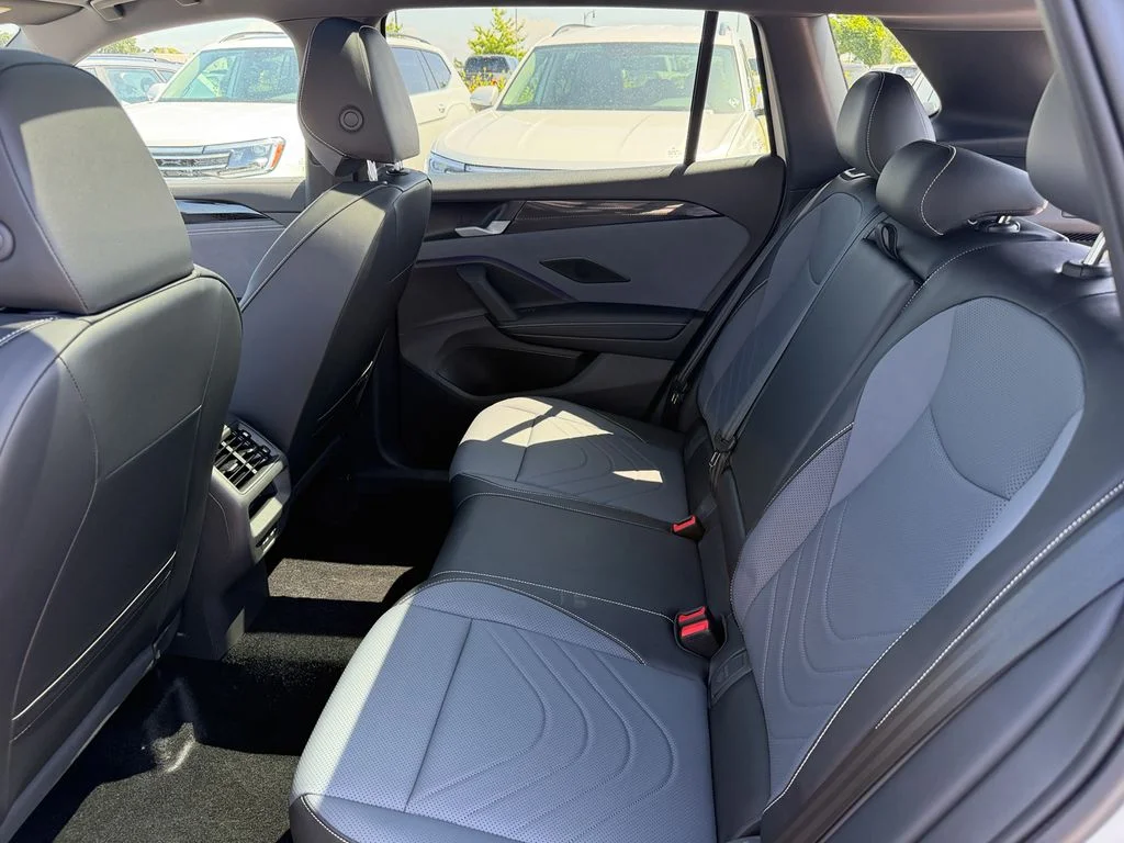 New 2026 Sandstone with Deep Black Roof Volkswagen 2.0T SE R-Line Black image 23