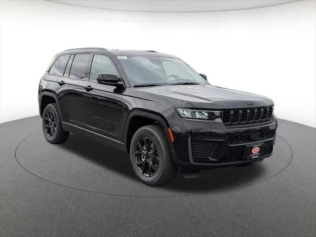 2026 Jeep Grand Cherokee Laredo Altitude