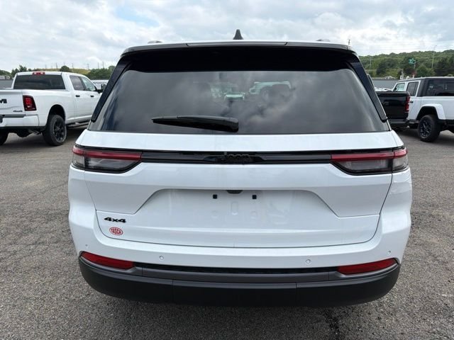 New 2026 Bright White Clear-Coat Exterior Paint Jeep Altitude image 4
