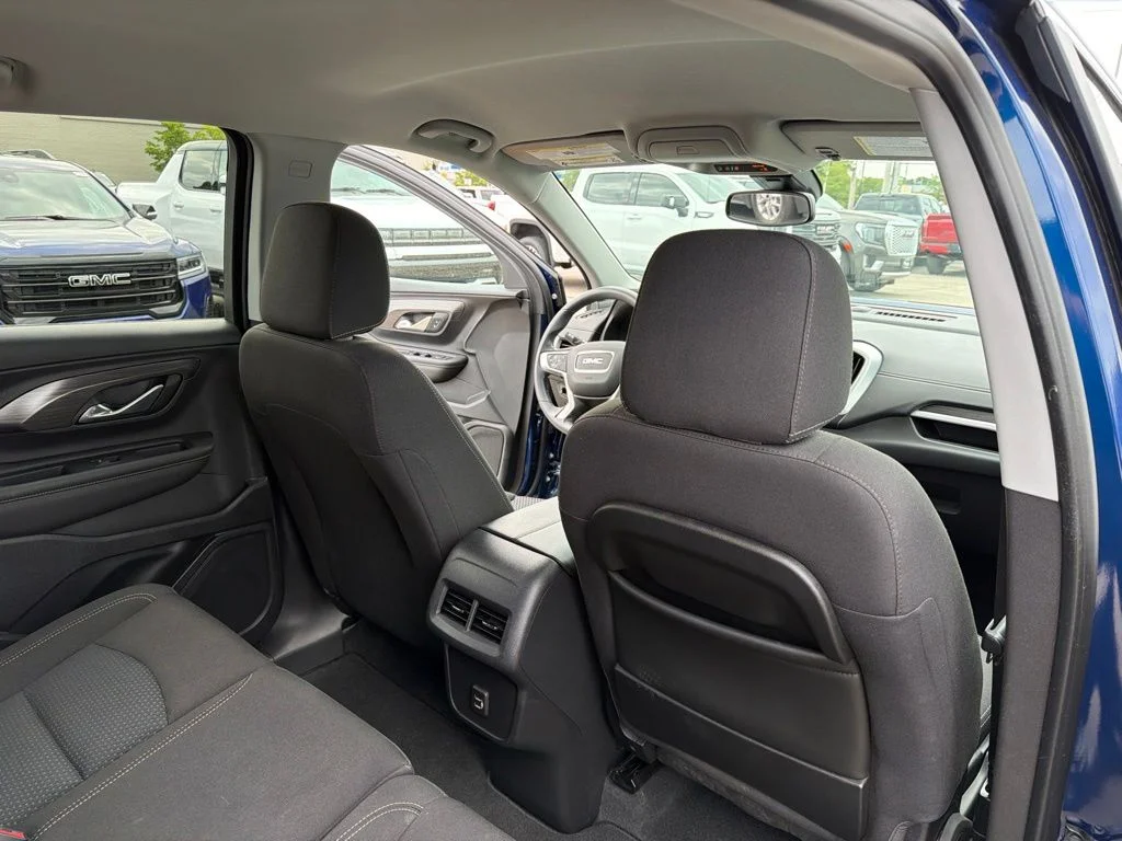 Used 2023 Blue GMC SLE image 23