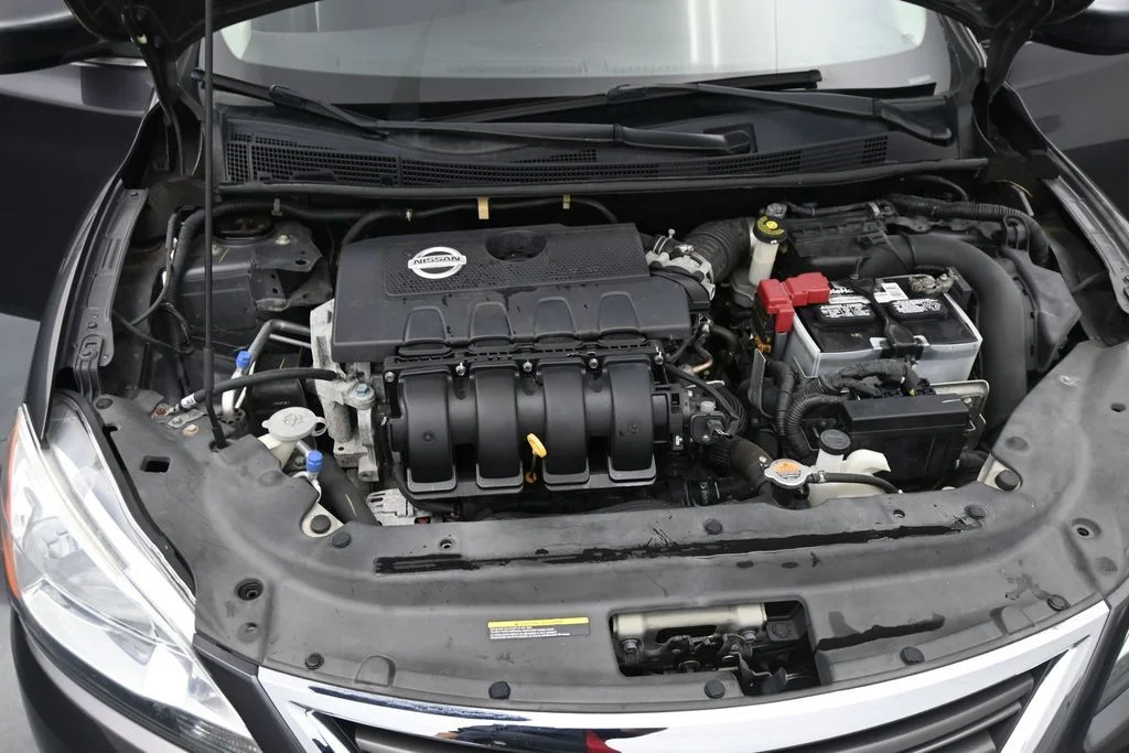 Used 2014 Gray Nissan SR image 19