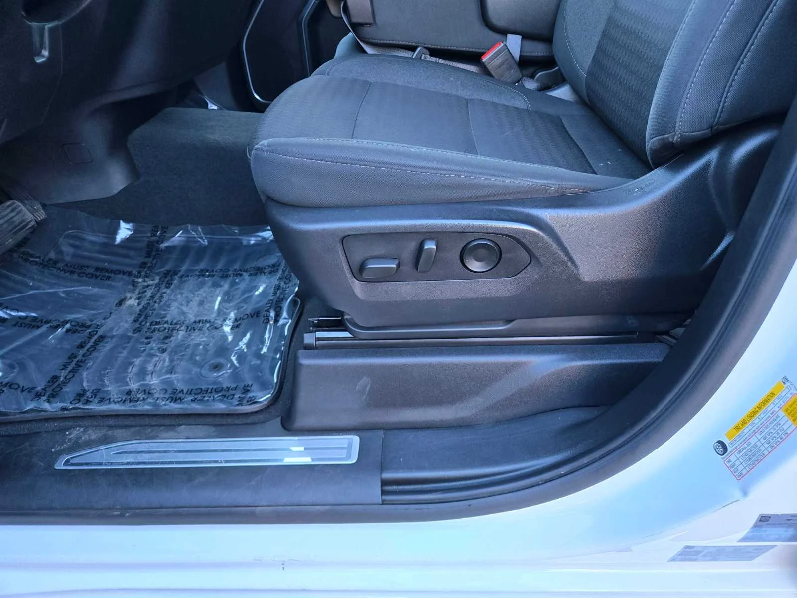 Used 2025 Summit White Chevrolet LT image 24