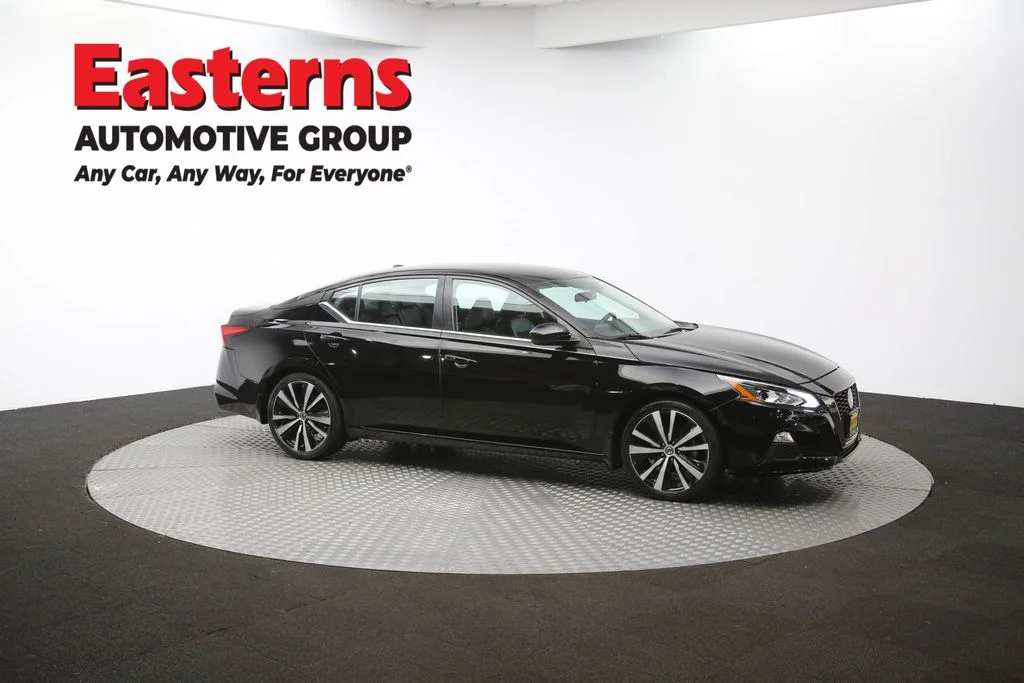 Used 2020 Black Nissan 2.5 SR image 45