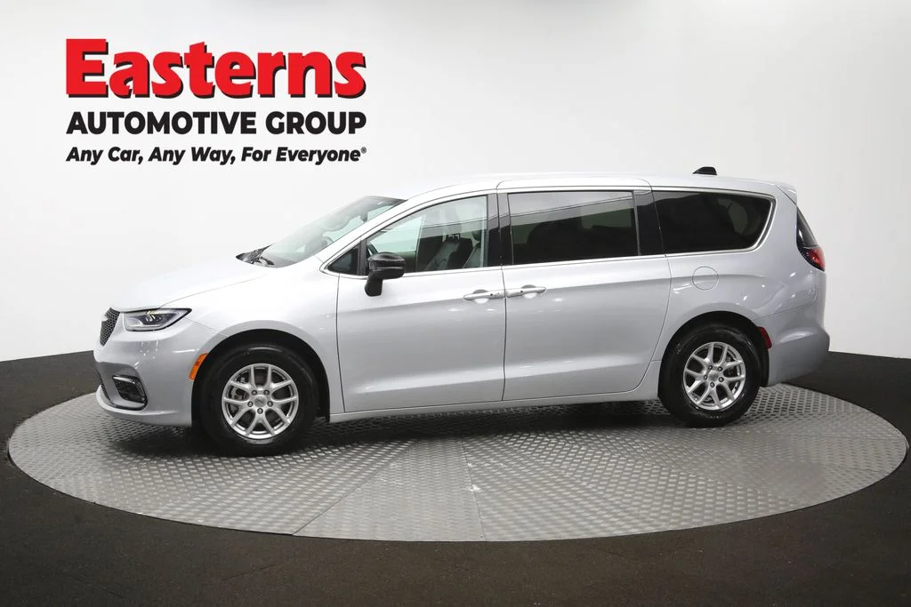 Used 2024 Silver Chrysler Touring L image 60
