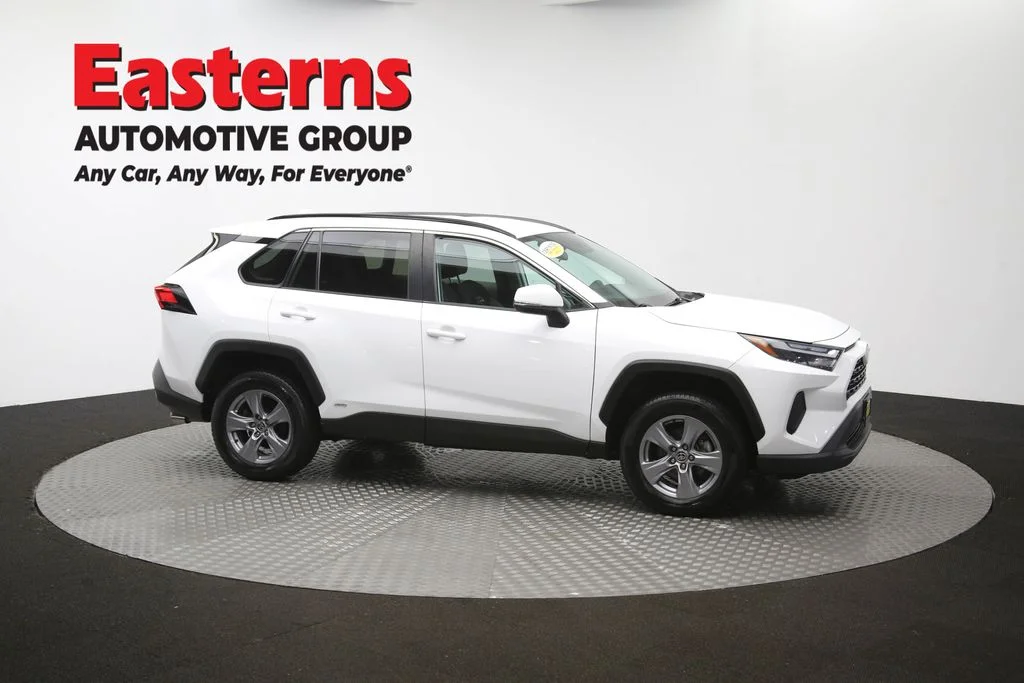 Used 2022 White Toyota XLE image 46