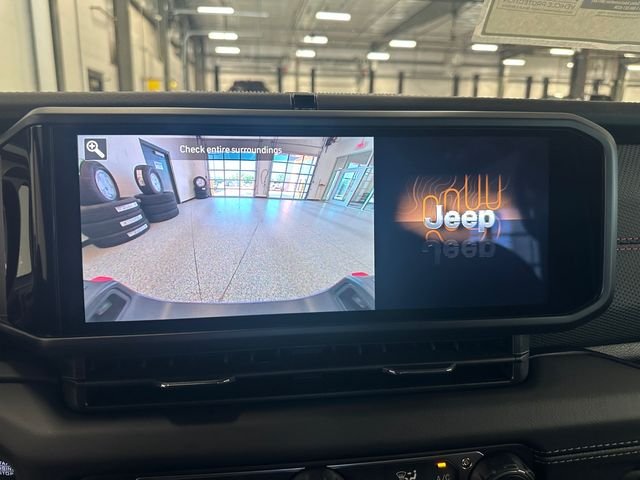 New 2026 Bright White Clearcoat Jeep Rubicon image 29