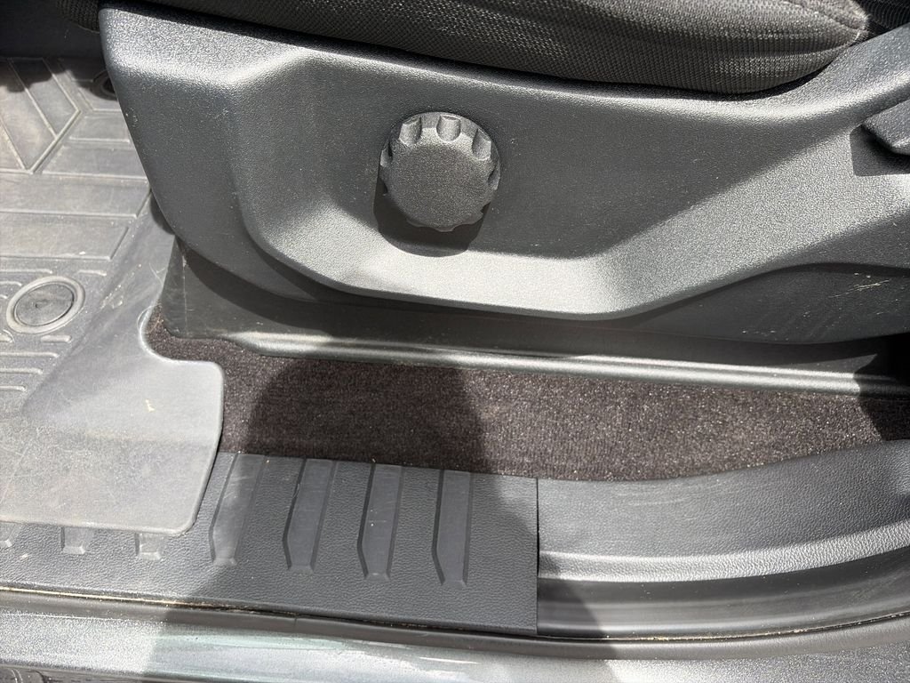 Used 2019 Gray Ford XL image 13