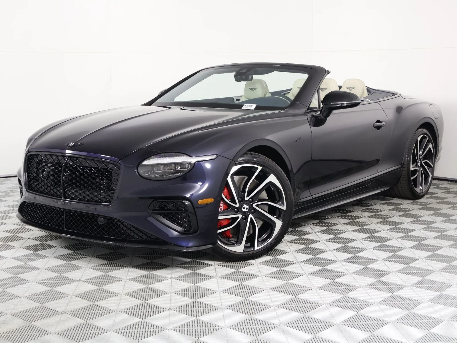 New 2026 Dark Sapphire Bentley GTC S image 40