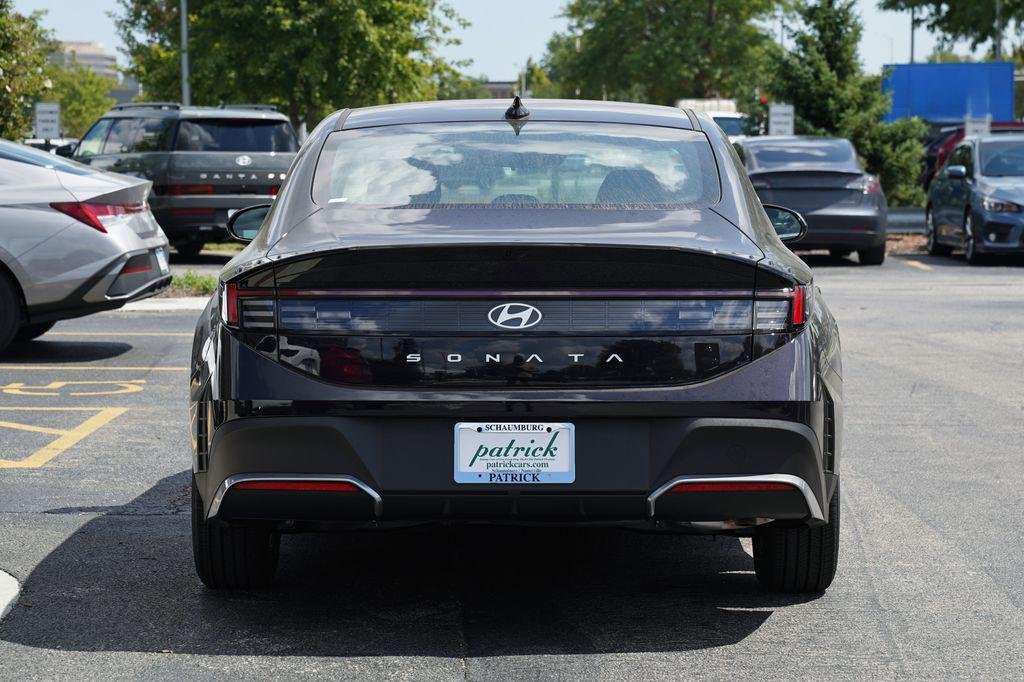 New 2026 Carbon Blue Hyundai SE image 5