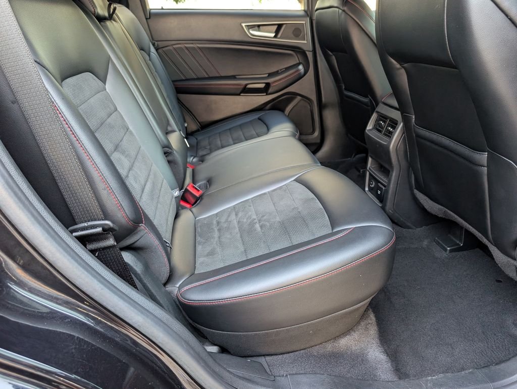Used 2022 Black Ford ST-Line image 23