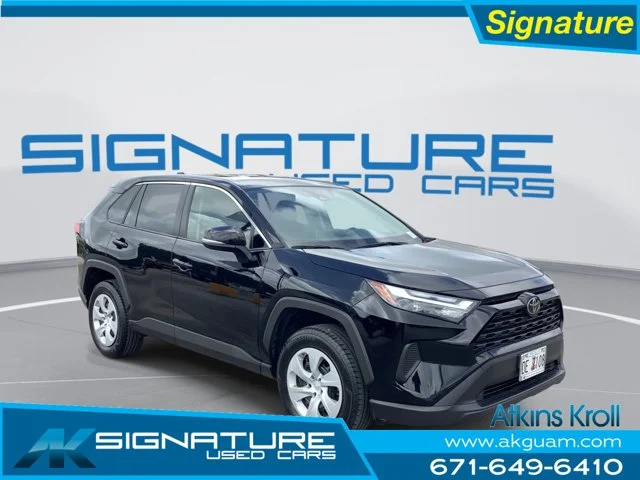 2024 Toyota RAV4 LE FWD's photo