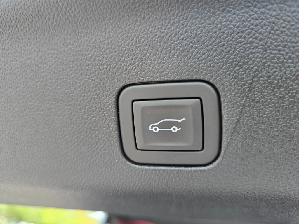 2025 Chevrolet Suburban Premier - Photo 29