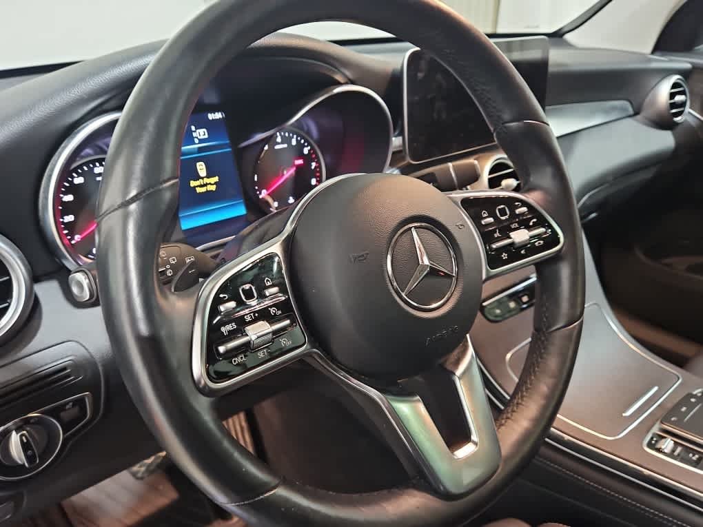 Used 2020 Graphite Grey Metallic Mercedes-Benz GLC 300 image 10