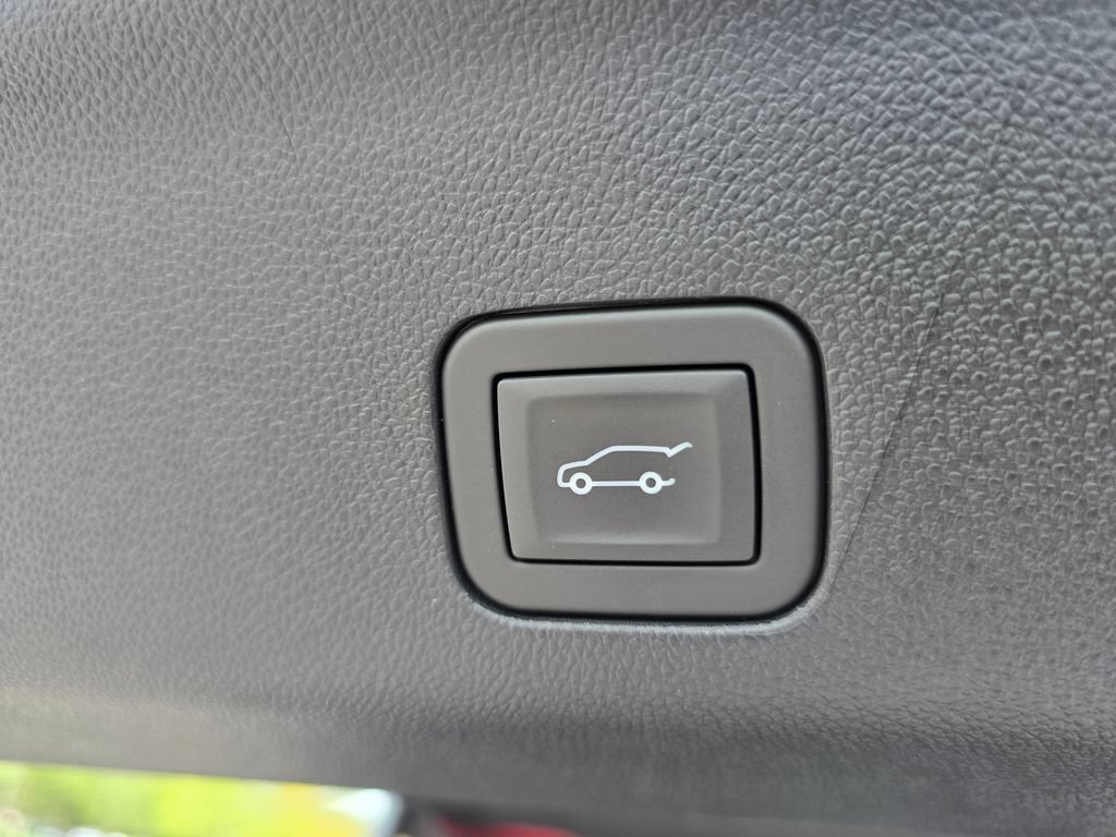 2025 Chevrolet Suburban Premier - Photo 29