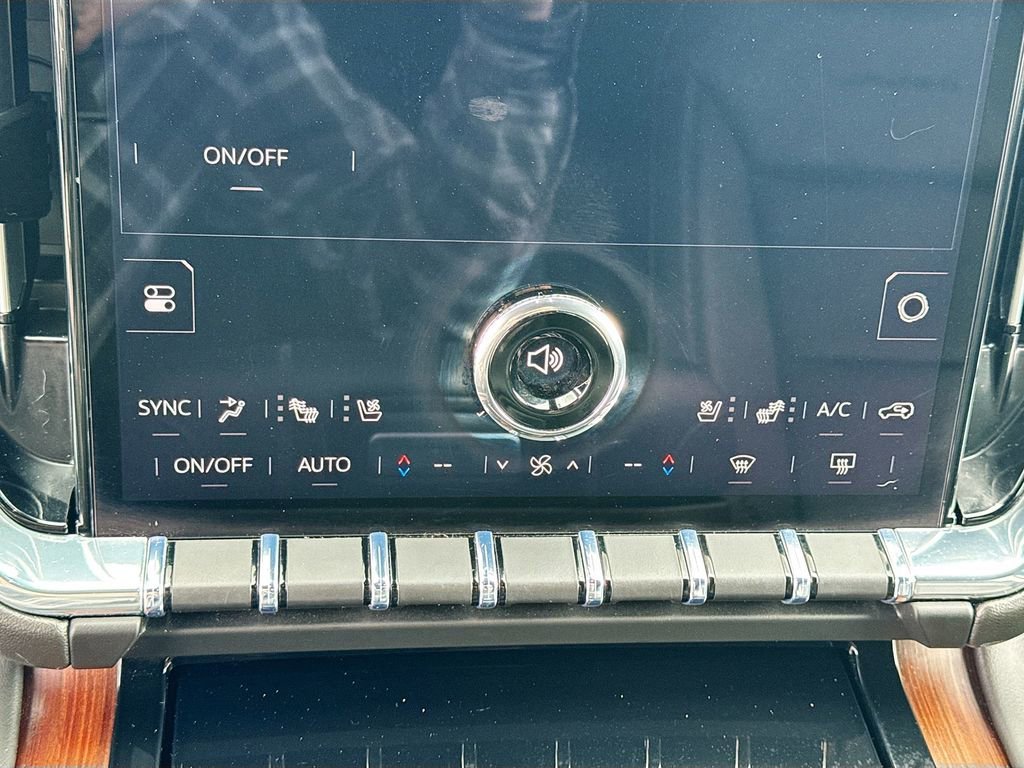 2025 GMC Yukon XL Denali - Photo 16