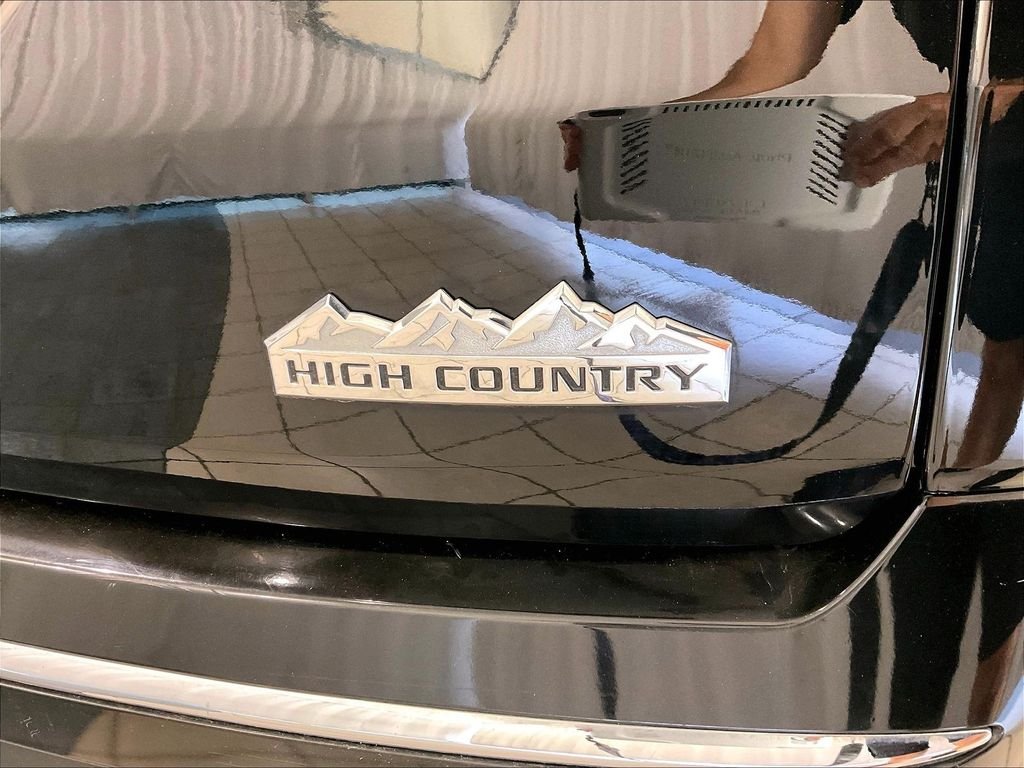 Used 2018 Mosaic Black Metallic Chevrolet High Country image 30