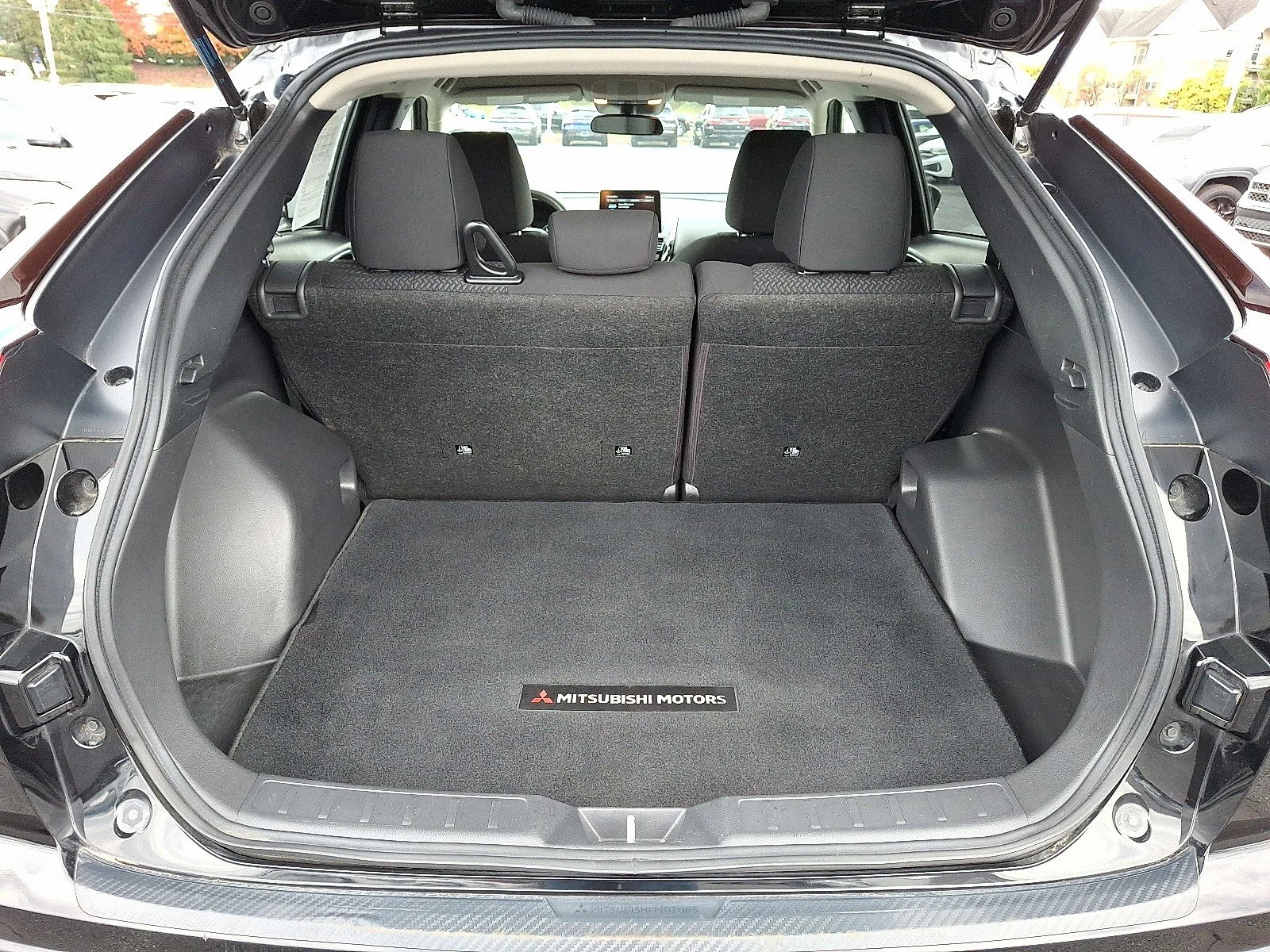 Used 2024 Labrador Black Pearl Mitsubishi LE image 29