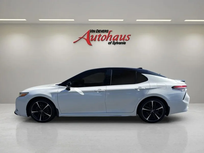 Used 2019  Toyota XSE image 4