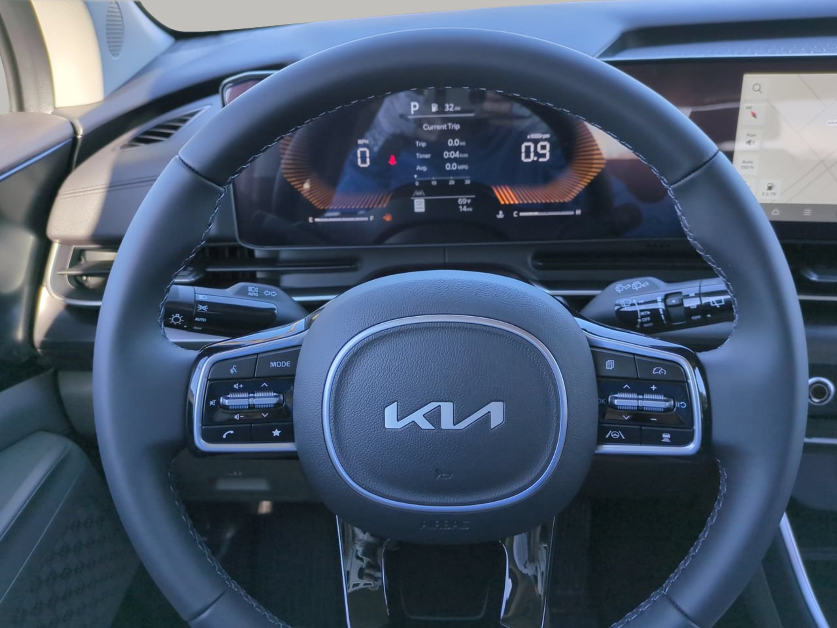 New 2026 Snow White Pearl Kia LXS image 26