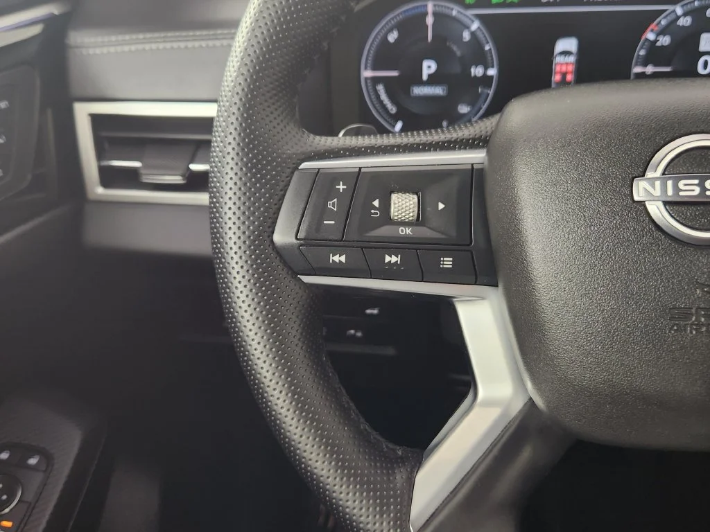 Used 2026 Gray Nissan Platinum image 25